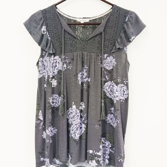 Maurices Tops - MAURICES Gray and Lavender Floral Lace Blouse Size XS